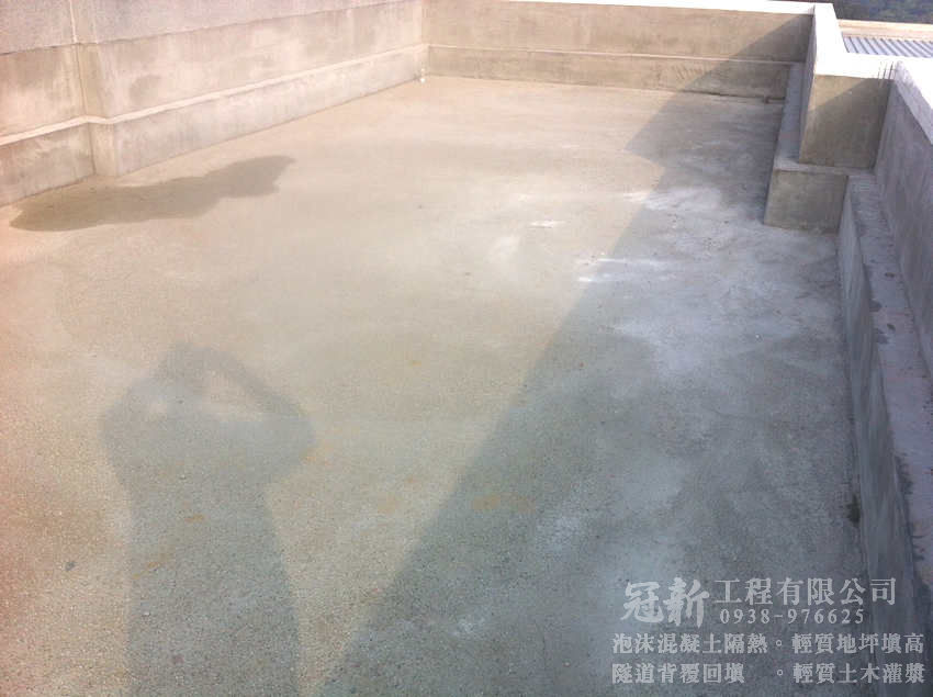 新竹市立高峰國小 新建綜合活動中心 屋頂泡沫水泥隔熱工程